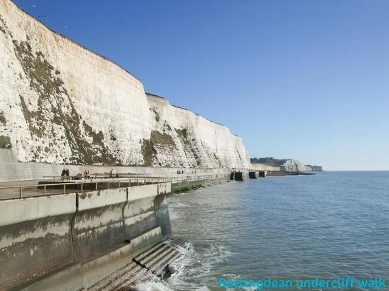Dean Court Garden - Parking - By Brighton Holiday Lets Holiday home