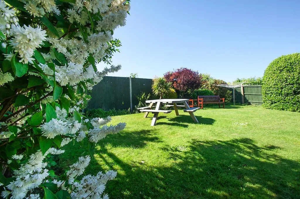 Holiday home Dean Court Garden - Parking - By Brighton Holiday Lets