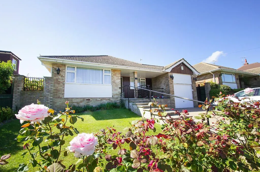 Dean Court Garden - Parking - By Brighton Holiday Lets contacts