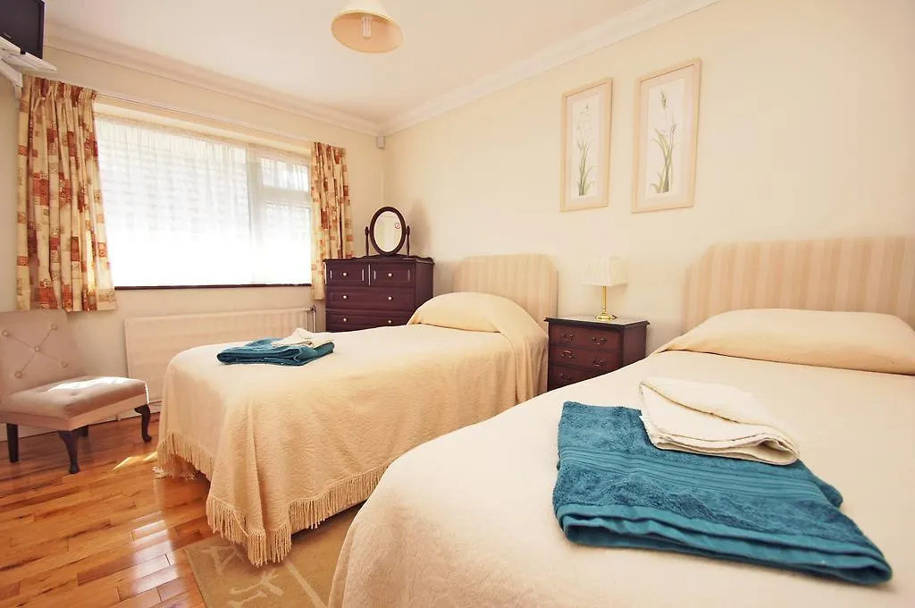 Holiday home Dean Court Garden - Parking - By Brighton Holiday Lets