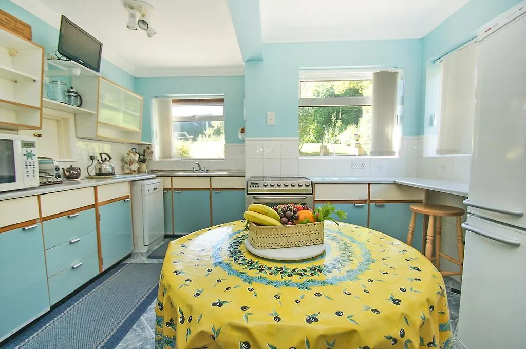 Dean Court Garden - Parking - By Brighton Holiday Lets 0*,  United Kingdom