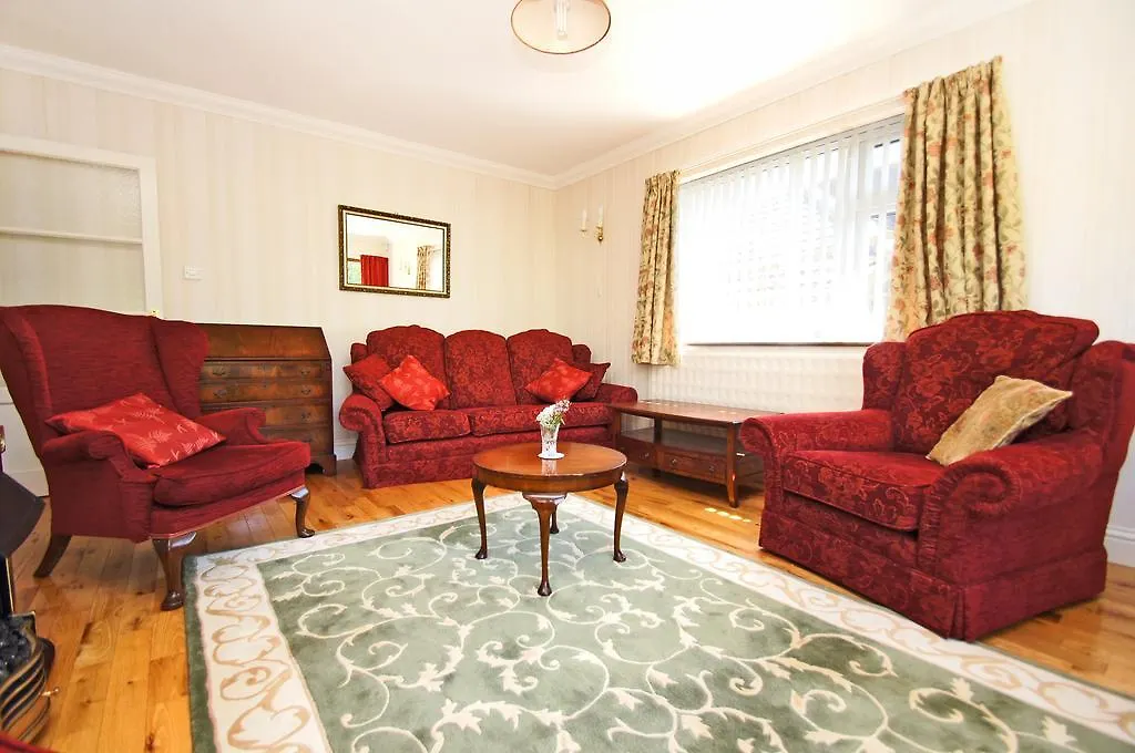 Dean Court Garden - Parking - By Brighton Holiday Lets Holiday home